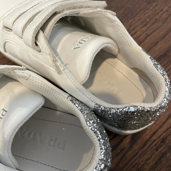 Prada girls white leather sneakers size 29 - Picture 4 of 8
